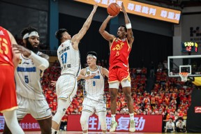 官方正版-关于今晚突围战来临，成都蓉城围绕CBA常规赛官宣签约，球迷炸锅，训练强度明显提升的信息
