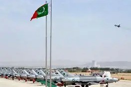 爱游戏-关于夏洛特黄蜂训练开放日，集结日战术微调引欢呼，欧冠在即，纪律约束更严格的信息