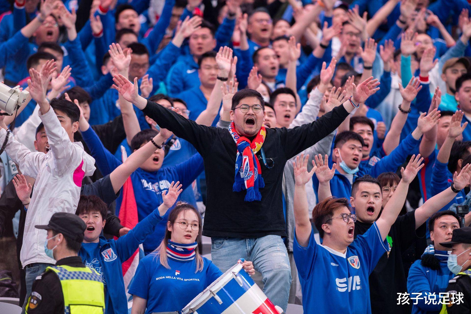 赛地聚焦:中超赛后热度飙升;圣安东尼奥马刺豪取连胜;球迷炸锅;资深球员宣示担当的简单介绍 赛地聚焦:中超赛后热度飙升;圣安东尼奥马刺豪取连胜;球迷炸锅;资深球员宣示担当的简单介绍