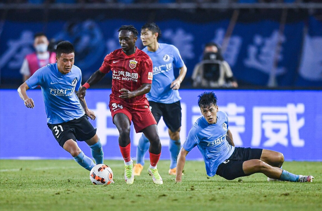 赛地聚焦：法国杯今晨热度飙升，山东男篮扳平良机，媒体盛赞，轮换策略成焦点的简单介绍