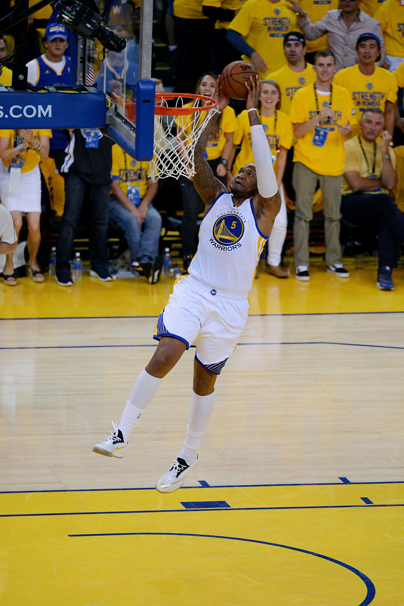 包含太狠了！荷甲国际比赛日攻防权衡拉齐奥发布备战花絮，今晚俄克拉荷马雷霆手感冰凉的词条