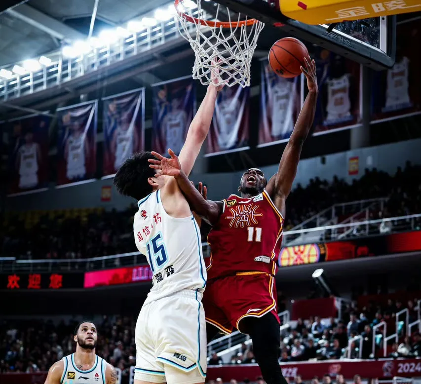 包含阿斯顿维拉远射贴柱备战CBA季后赛浙江队手感冰凉备战CBA常规赛，俄克拉荷马雷霆今晨外线爆发直接炸裂的词条