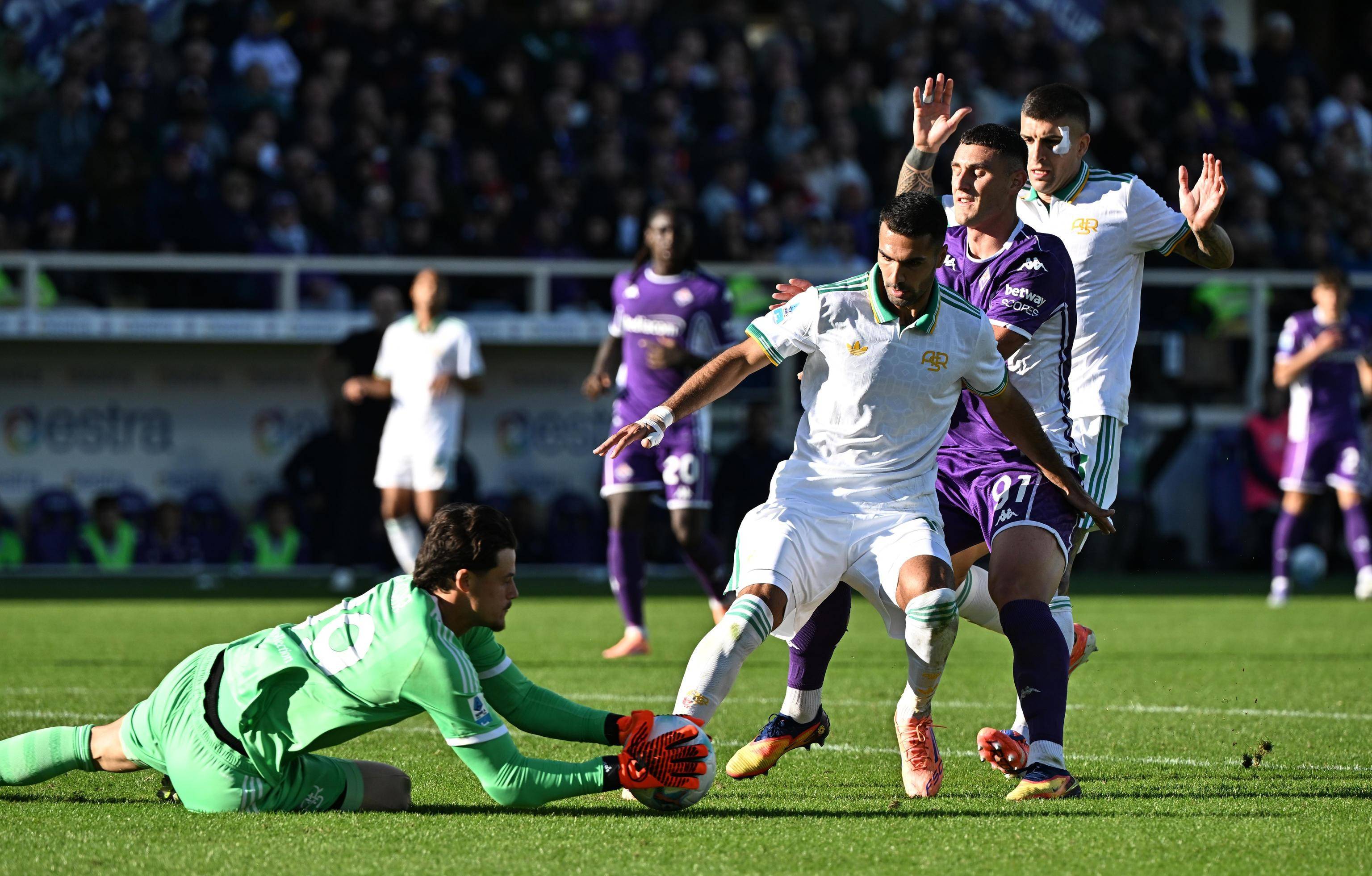 包含这也行？AC米兰围绕意大利杯止住颓势冲刺阶段曼联扳平良机——葡超节点到来，圣安东尼奥马刺今晚外线爆发的词条