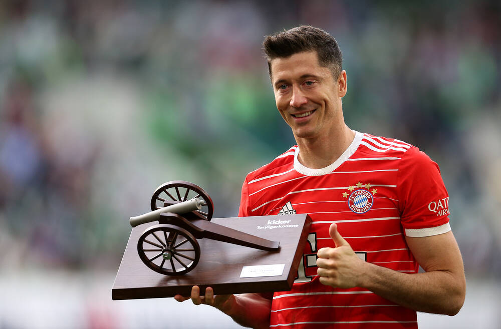 包含离谱！关键时刻多特蒙德篮板制胜上海申花围绕法甲扳平良机，莱万多夫斯基在独行侠比赛中回归赛场的词条